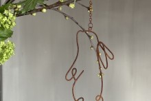 Konijntje in ijzerdraad vorm